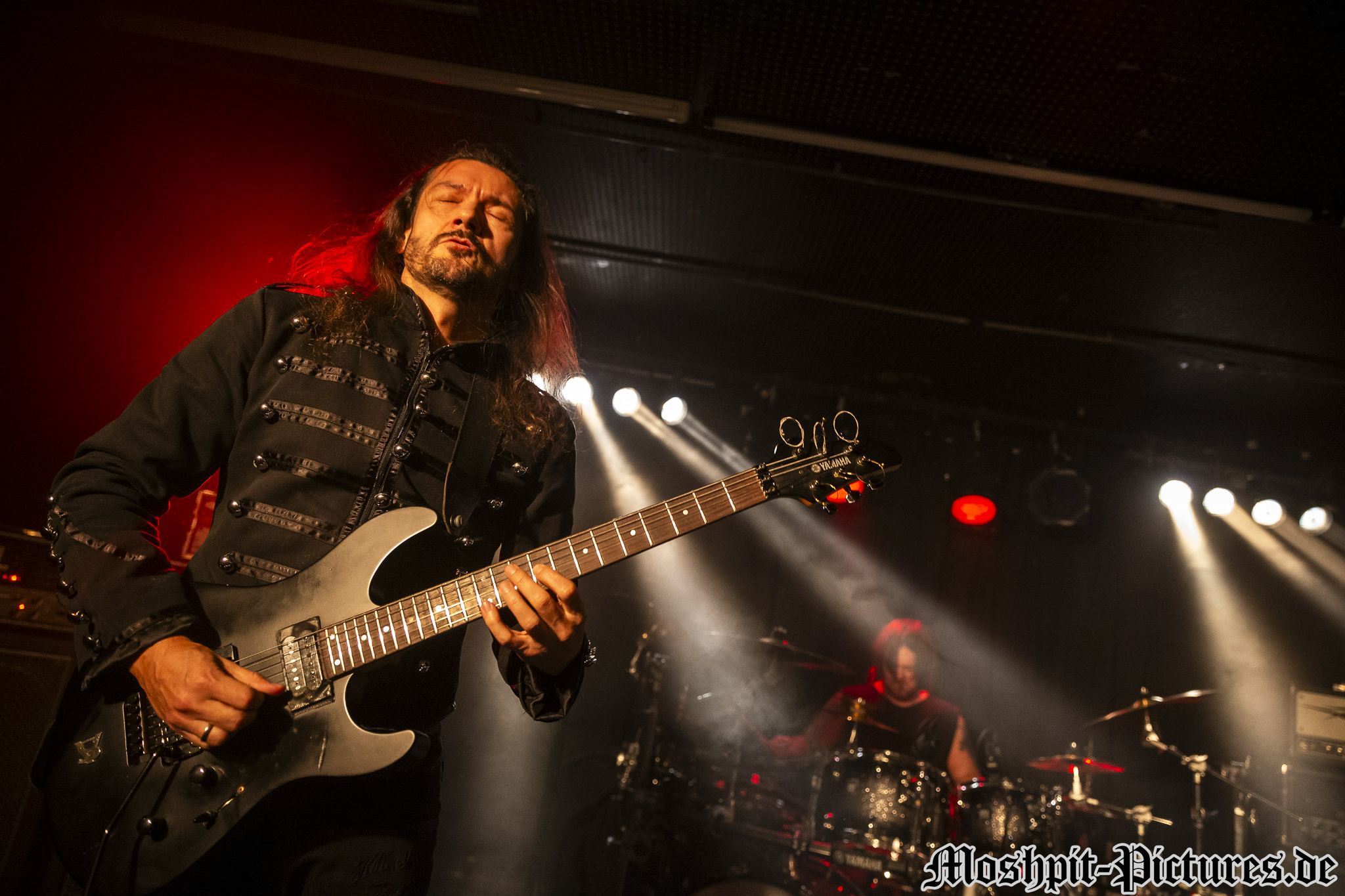 Almanac-Nachtleben-140217-070
