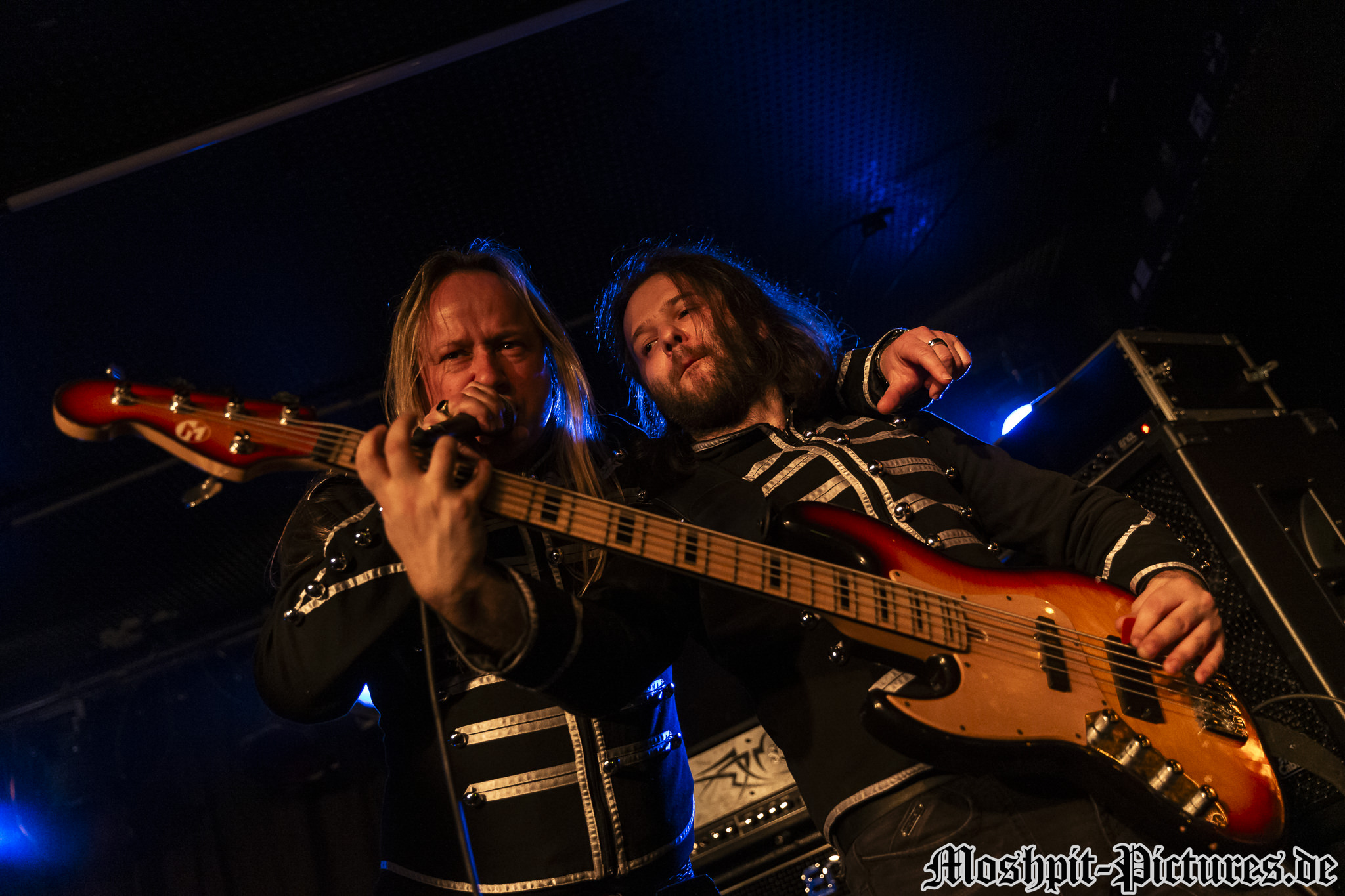 Almanac-Nachtleben-140217-139