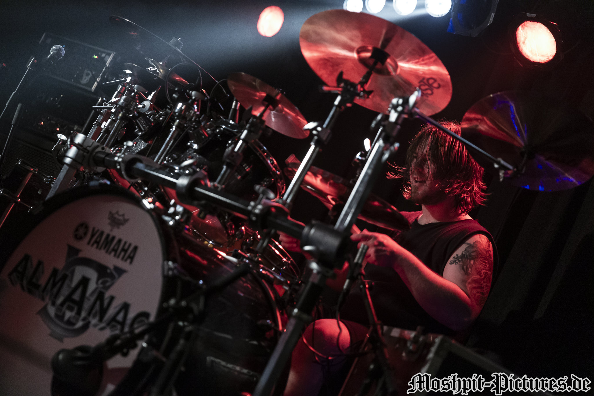Almanac-Nachtleben-140217-355