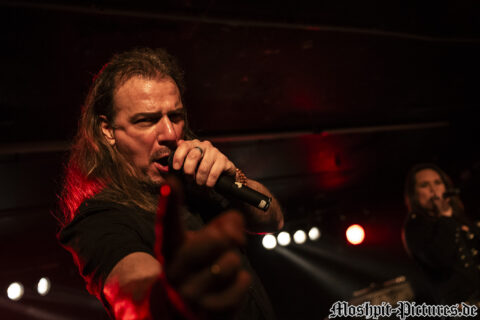 Almanac-Nachtleben-140217-222