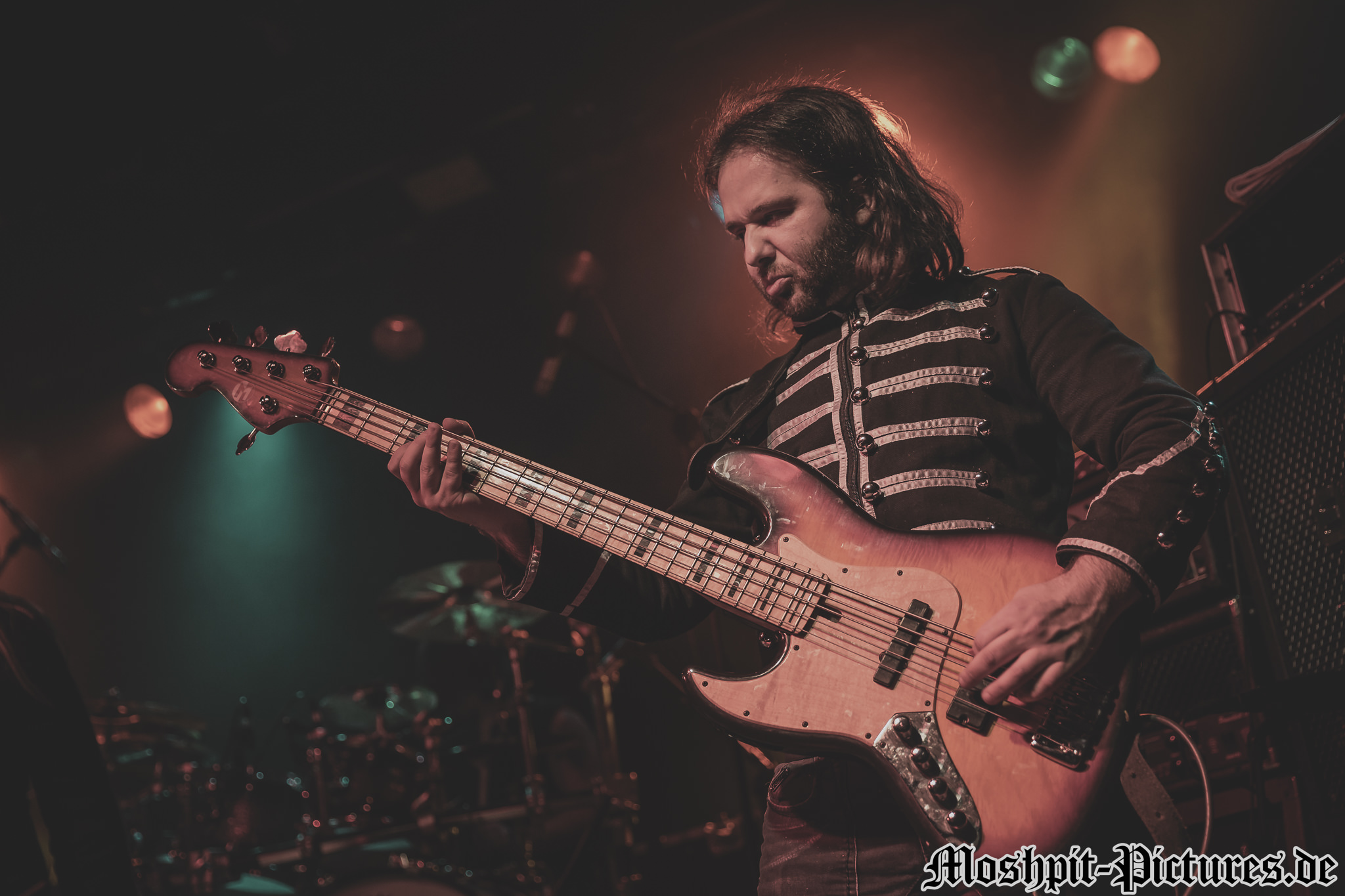 Almanac-Der-Hirsch-130217-065