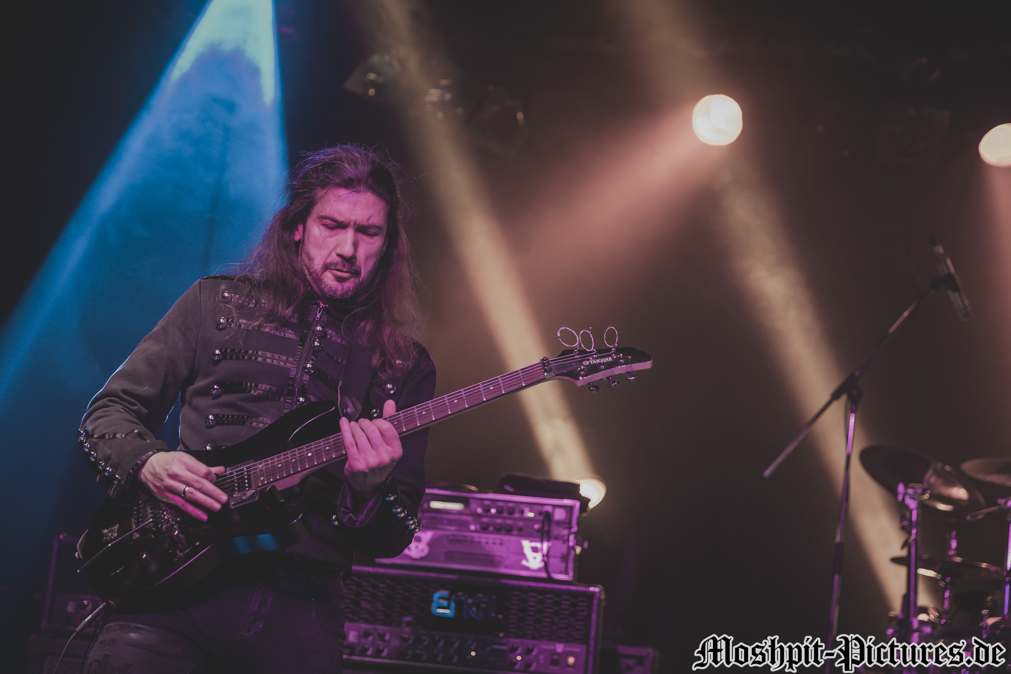 Almanac-Der-Hirsch-130217-152