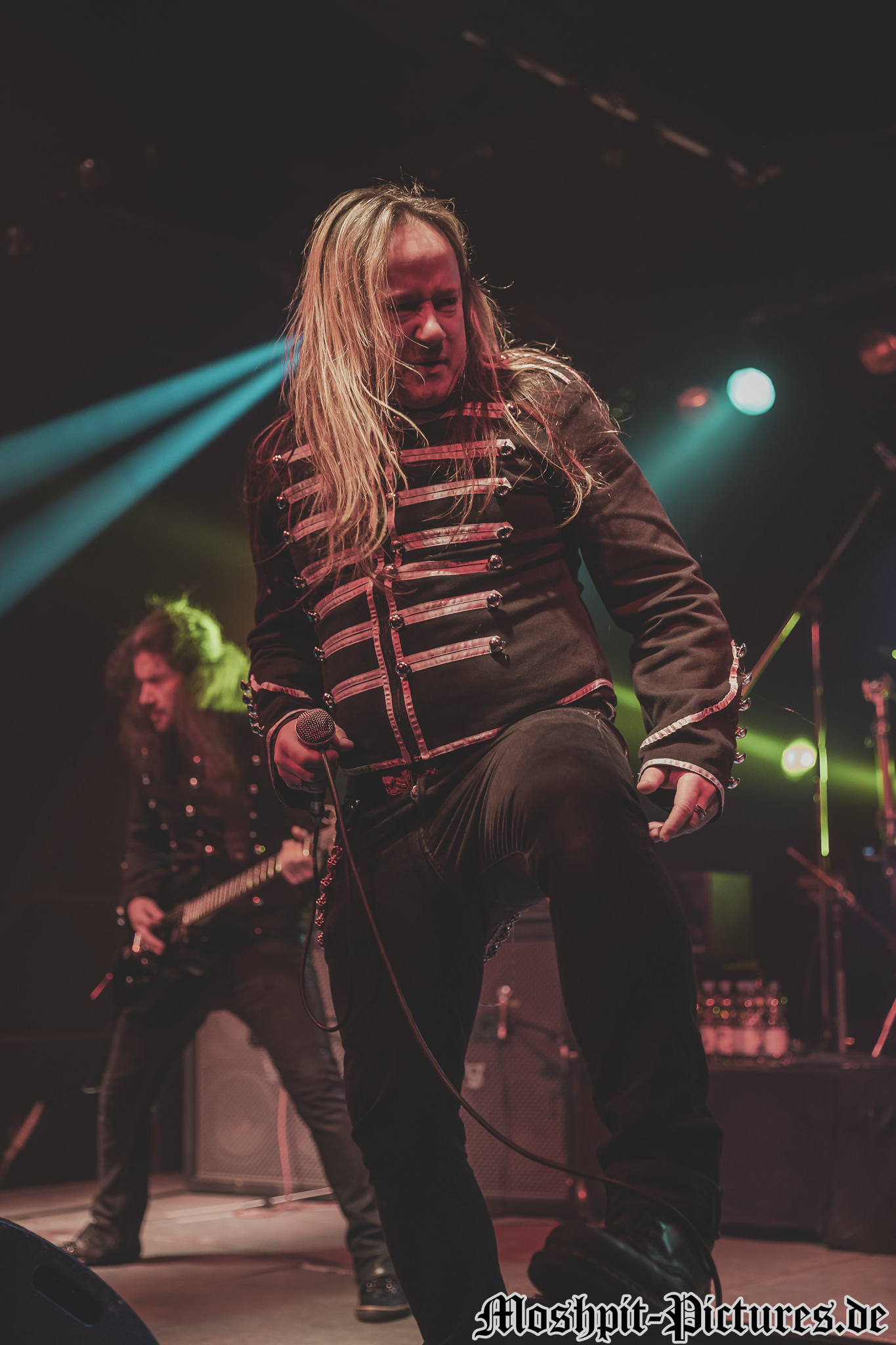 Almanac-Der-Hirsch-130217-392