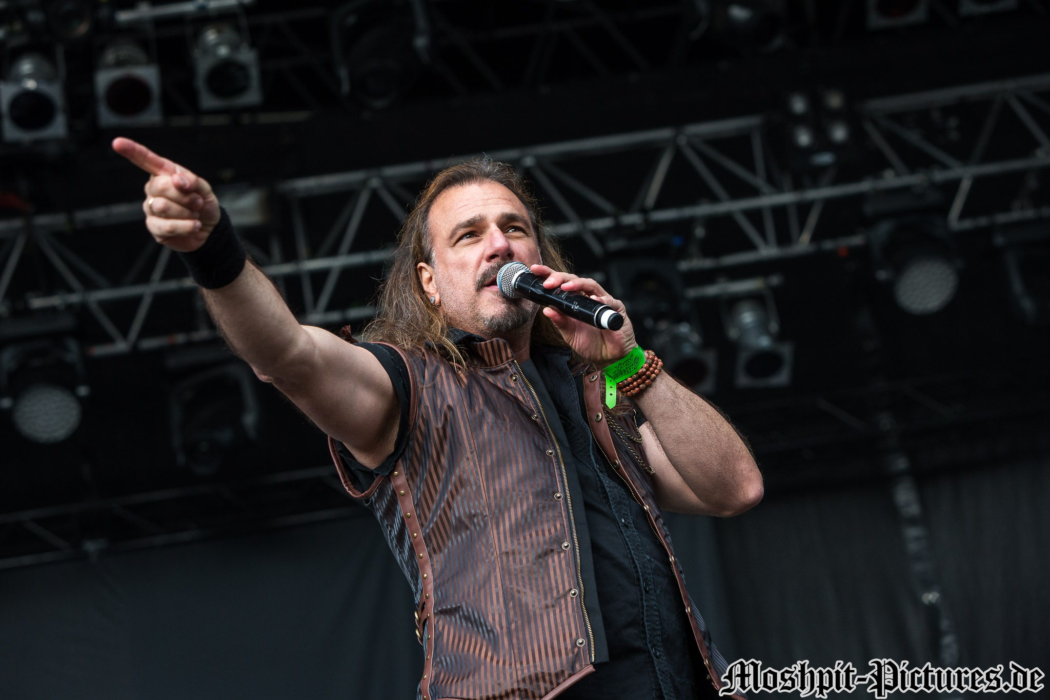 masters-of-rock-2017-Almanac-080