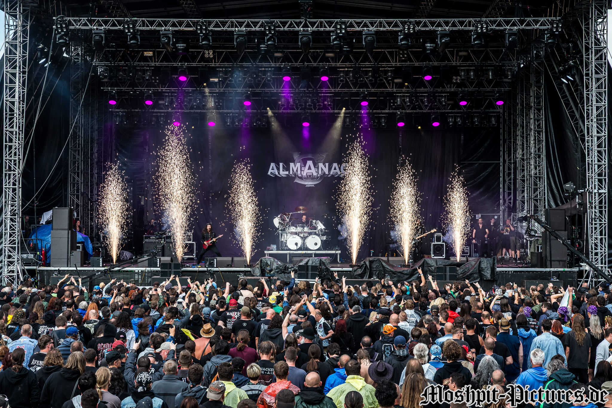 masters-of-rock-2017-Almanac-192