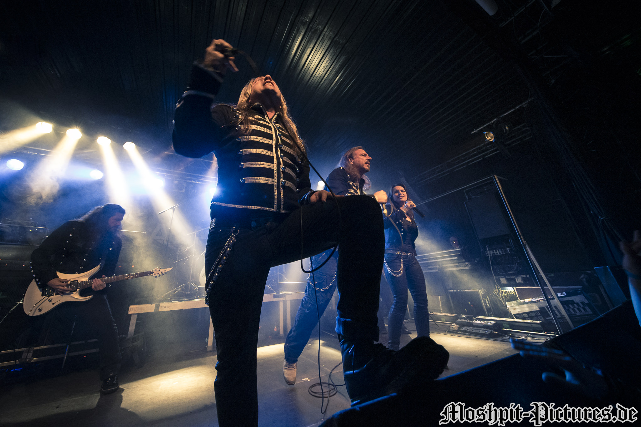 Almanac-Backstage-240316-085