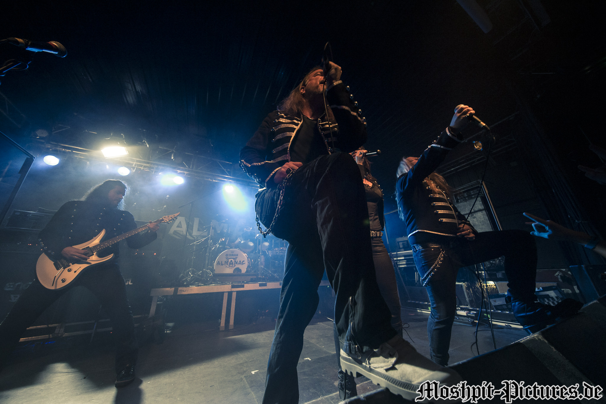 Almanac-Backstage-240316-190