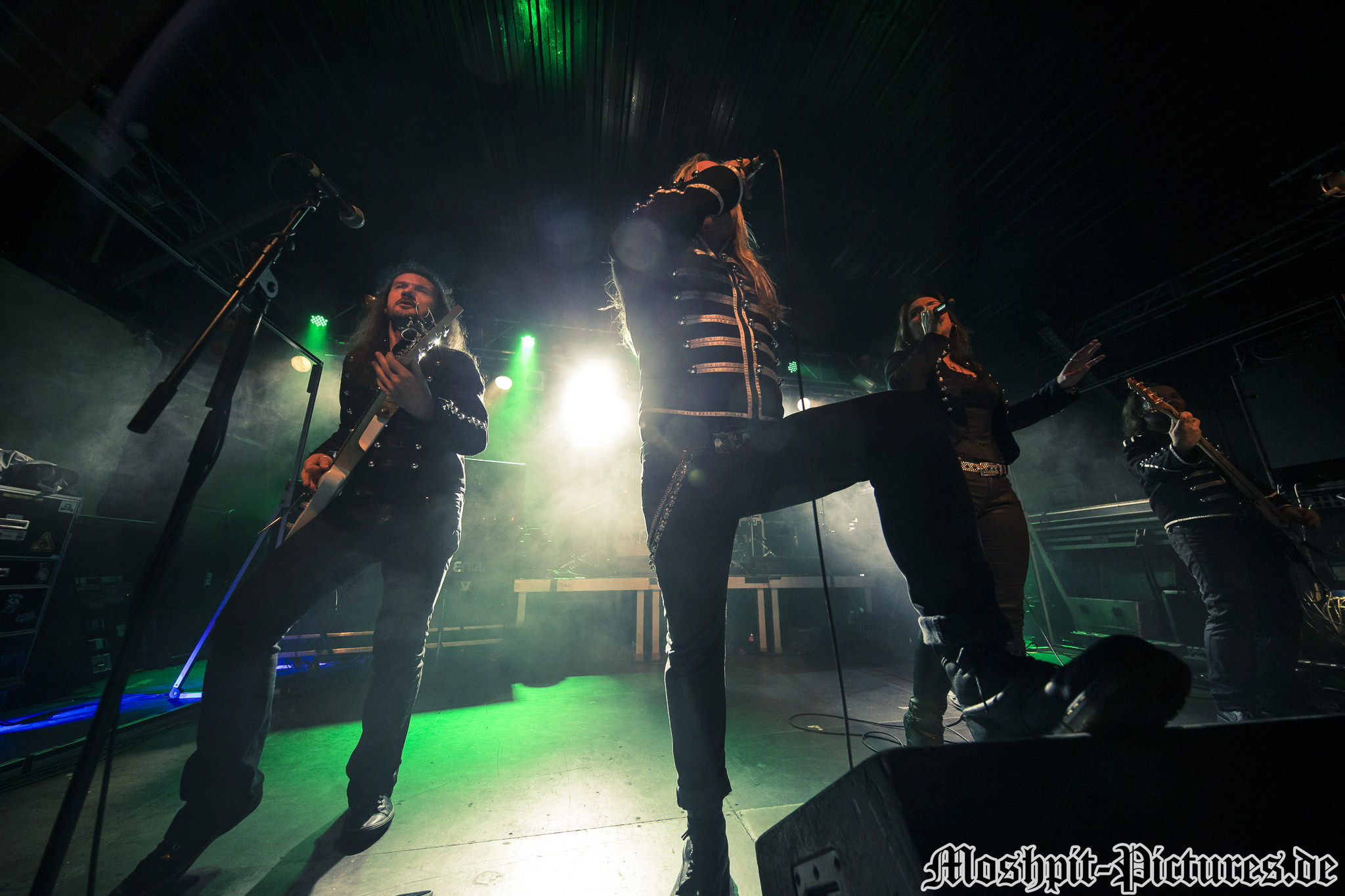 Almanac-Backstage-240316-320