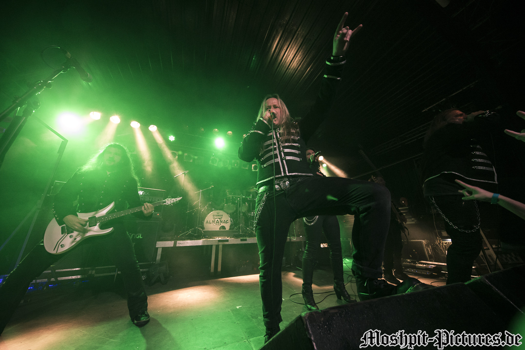 Almanac-Backstage-240316-440
