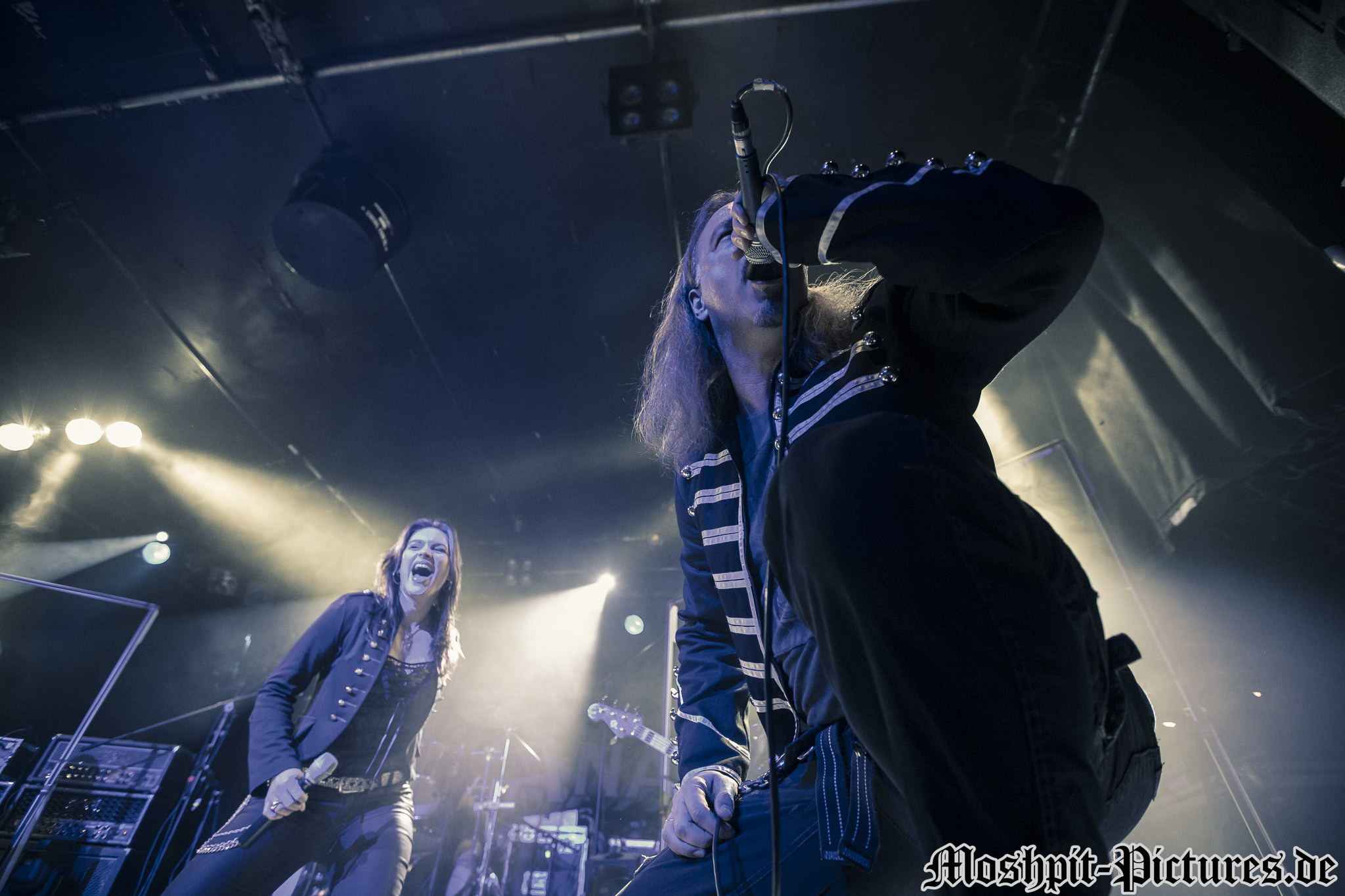 Almanac-Der-Hirsch-220316-053