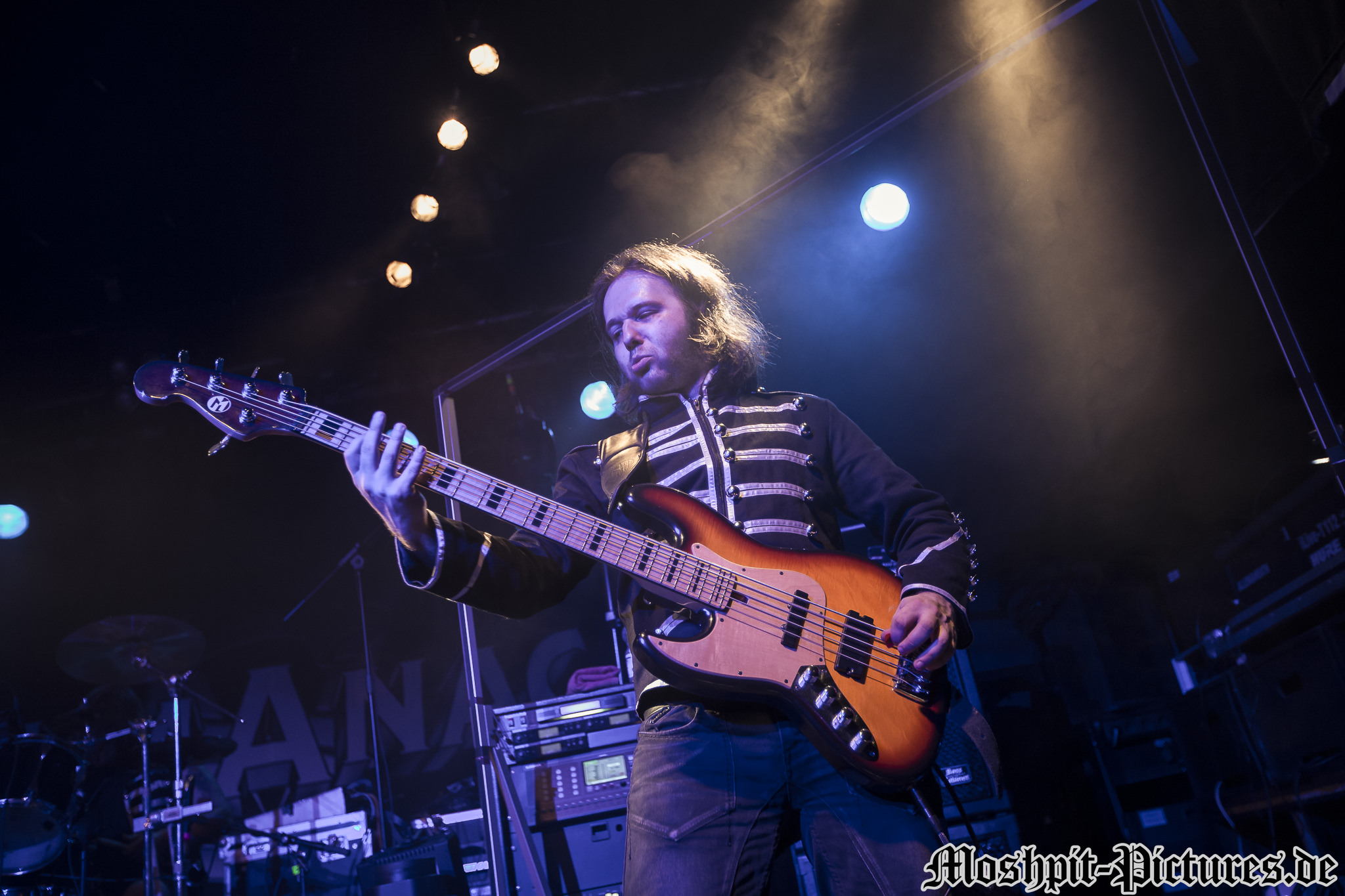 Almanac-Der-Hirsch-220316-072