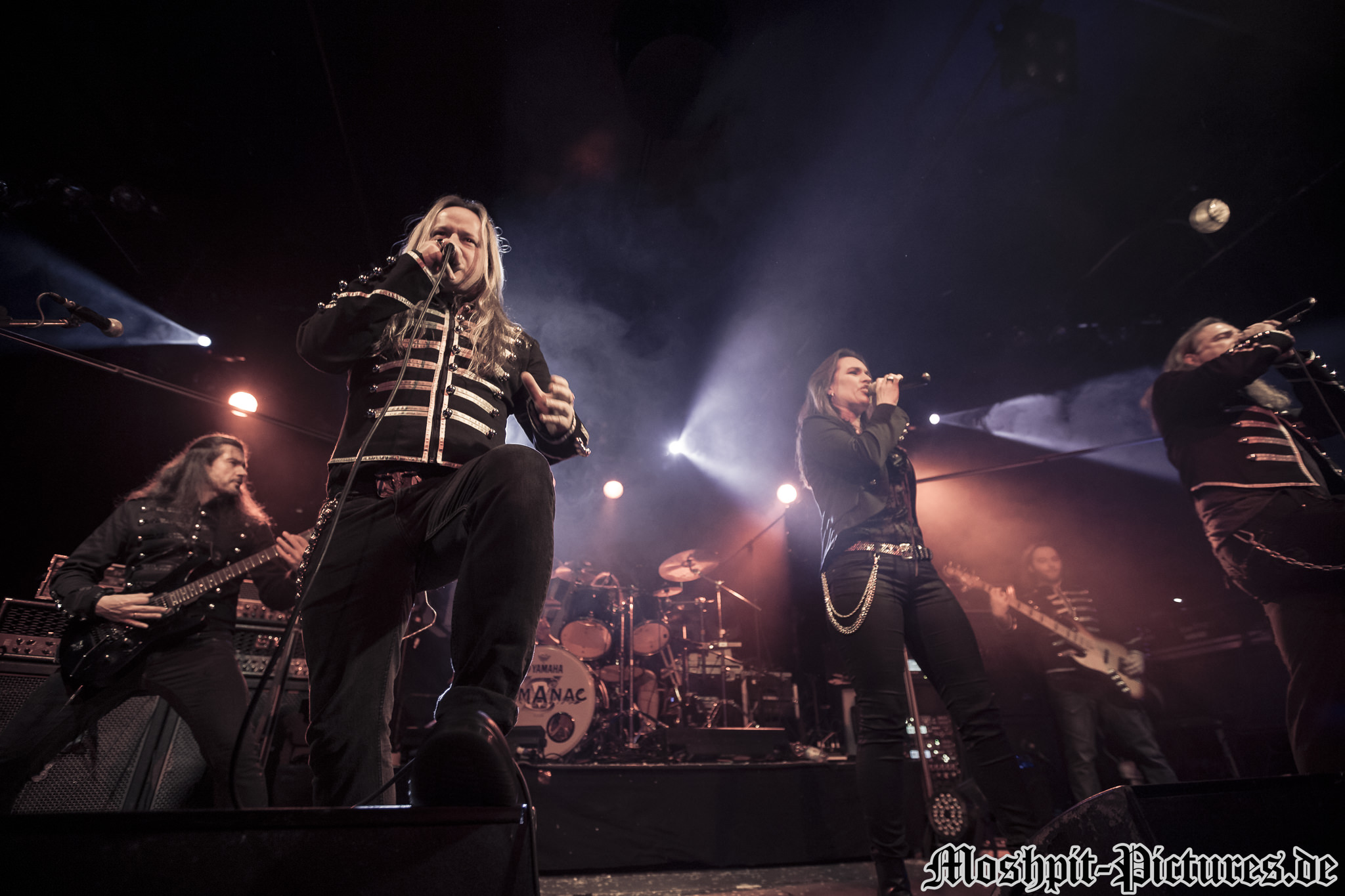 Almanac-Der-Hirsch-220316-148
