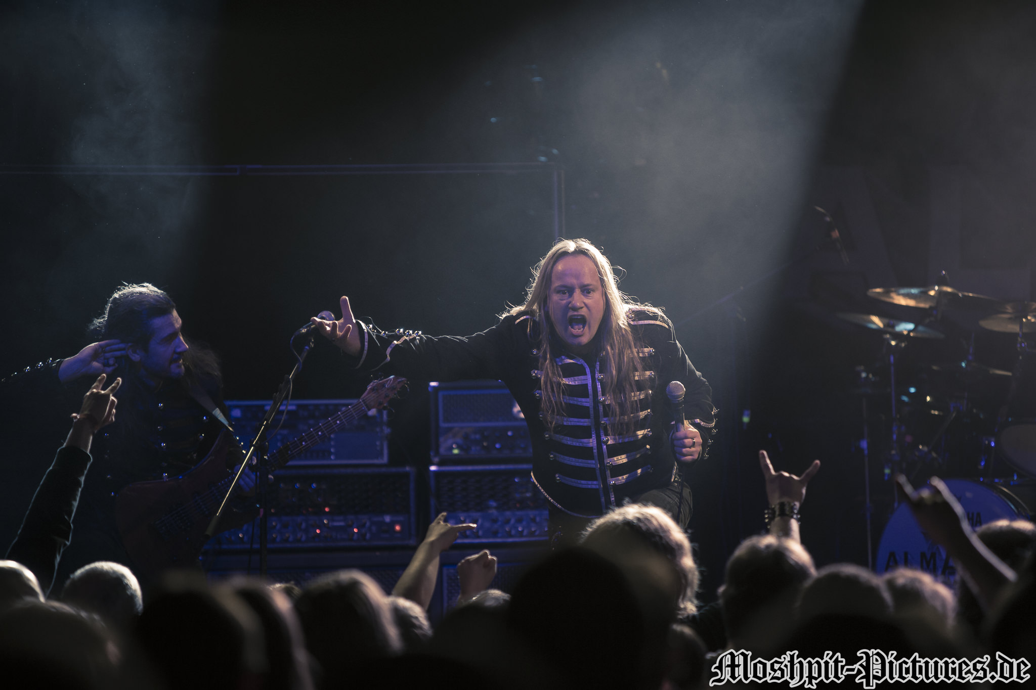 Almanac-Der-Hirsch-220316-309