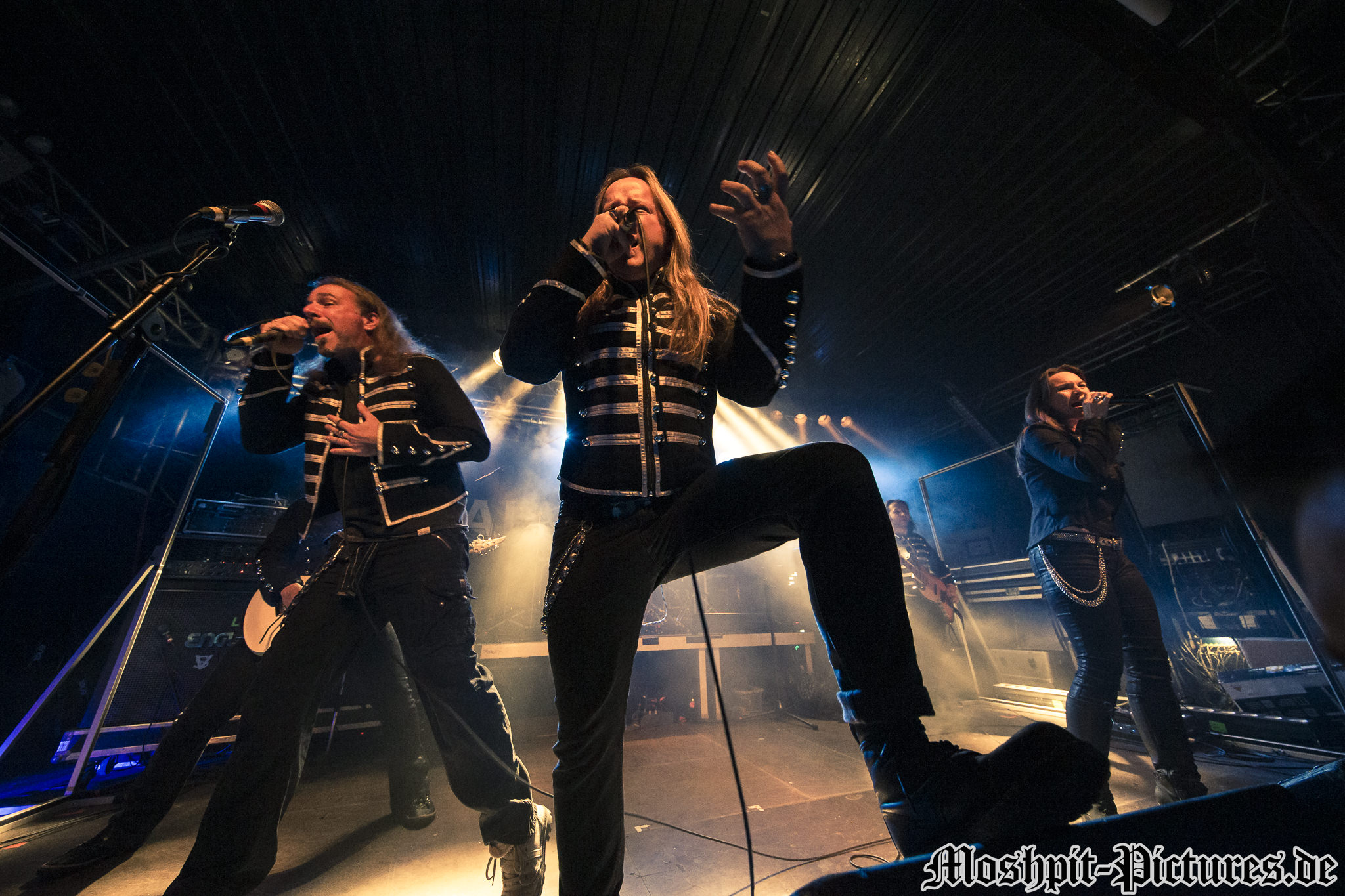 Almanac-Der-Hirsch-240316-055
