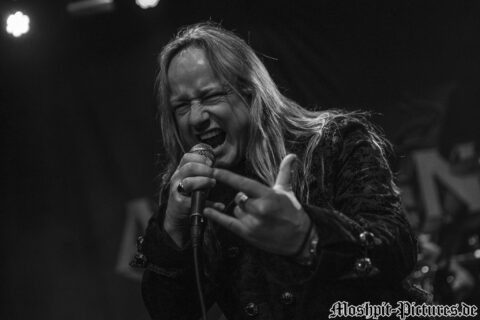 Konzertfotos von Almanac auf der Tour of the Dragonhead 2018