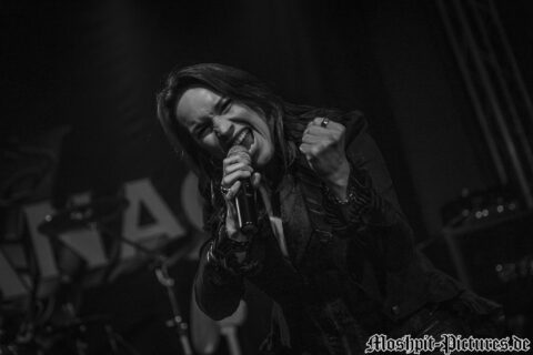 Konzertfotos von Almanac auf der Tour of the Dragonhead 2018