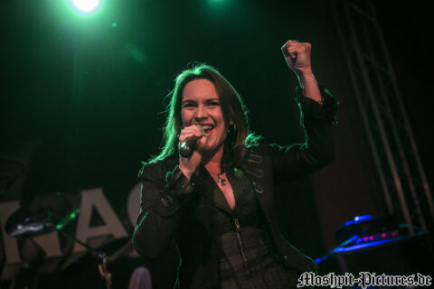 Konzertfotos von Almanac auf der Tour of the Dragonhead 2018