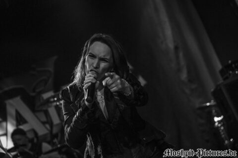 Konzertfotos von Almanac auf der Tour of the Dragonhead 2018
