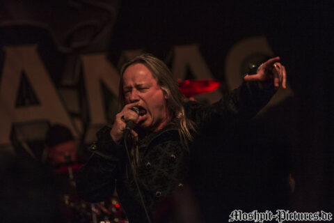 Konzertfotos von Almanac auf der Tour of the Dragonhead 2018