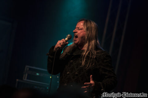 Konzertfotos von Almanac auf der Tour of the Dragonhead 2018