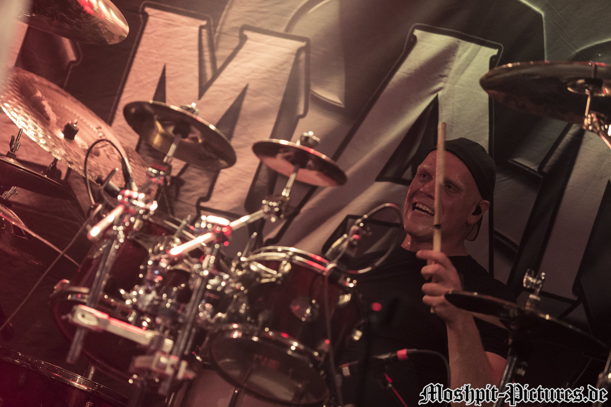 Almanac-Backstage-240418-0097