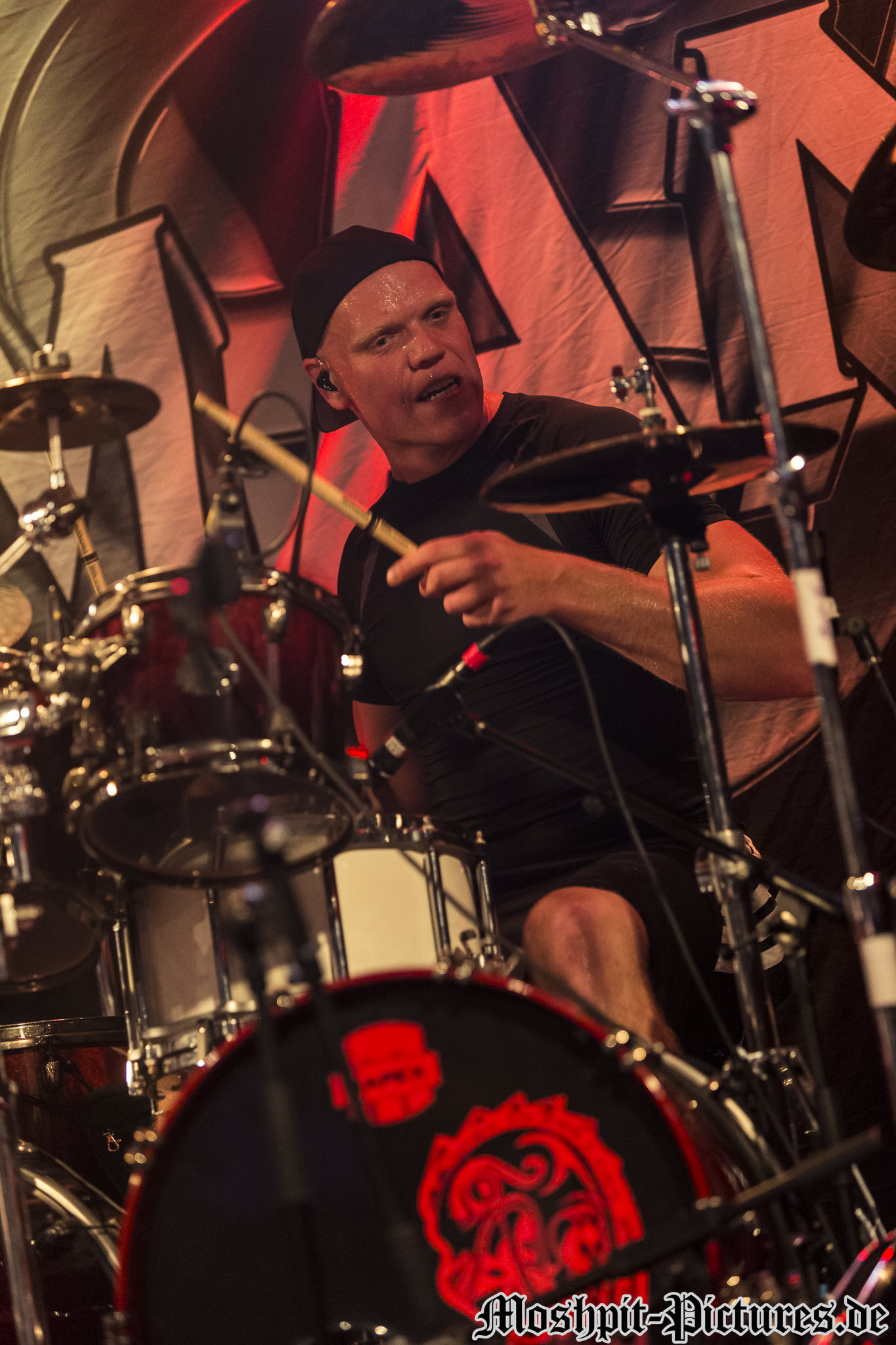 Almanac-Backstage-240418-0113