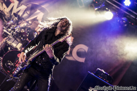 Konzertfotos von Almanac auf der Tour of the Dragonhead 2018