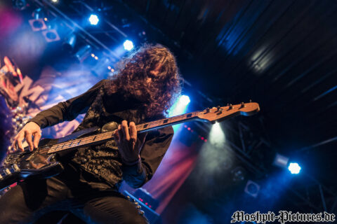 Konzertfotos von Almanac auf der Tour of the Dragonhead 2018