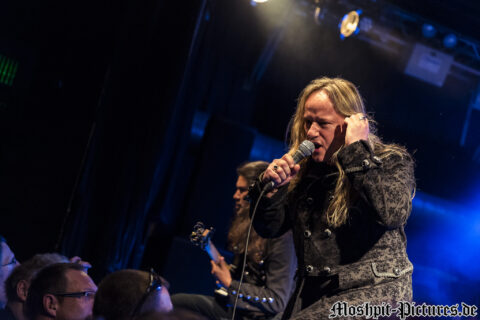 Konzertfotos von Almanac auf der Tour of the Dragonhead 2018