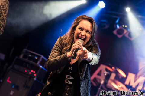 Konzertfotos von Almanac auf der Tour of the Dragonhead 2018