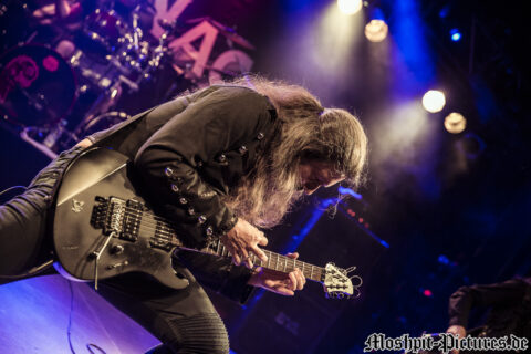 Konzertfotos von Almanac auf der Tour of the Dragonhead 2018