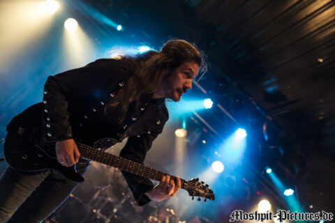 Konzertfotos von Almanac auf der Tour of the Dragonhead 2018