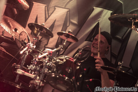 Konzertfotos von Almanac auf der Tour of the Dragonhead 2018