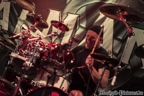 Konzertfotos von Almanac auf der Tour of the Dragonhead 2018