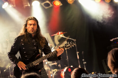 Konzertfotos von Almanac auf der Tour of the Dragonhead 2018