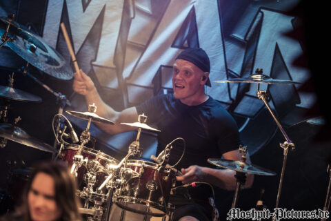 Konzertfotos von Almanac auf der Tour of the Dragonhead 2018