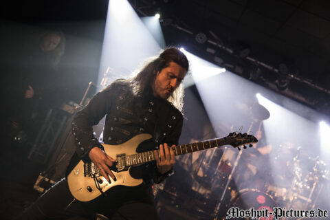 Konzertfotos von Almanac auf der Tour of the Dragonhead 2018
