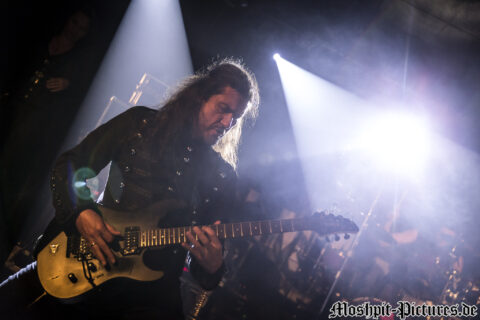 Konzertfotos von Almanac auf der Tour of the Dragonhead 2018