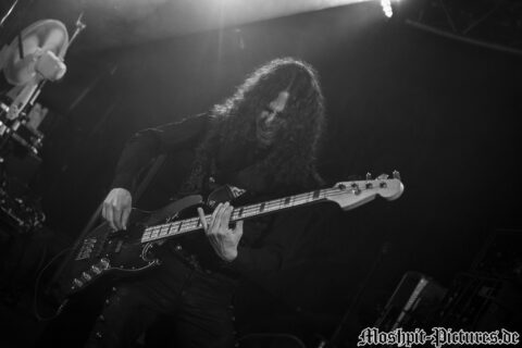 Konzertfotos von Almanac auf der Tour of the Dragonhead 2018