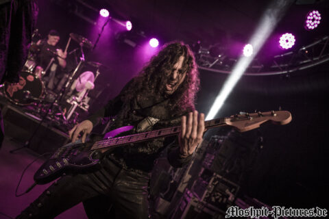 Konzertfotos von Almanac auf der Tour of the Dragonhead 2018