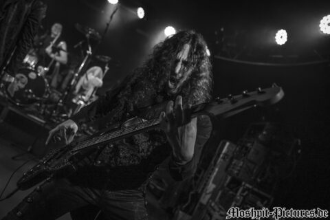Konzertfotos von Almanac auf der Tour of the Dragonhead 2018