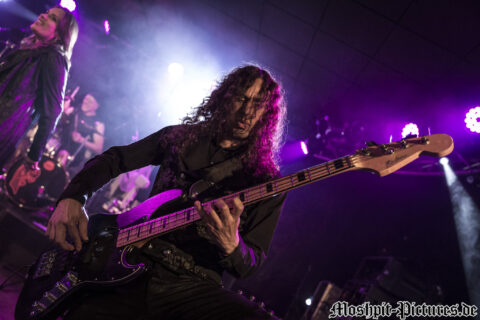 Konzertfotos von Almanac auf der Tour of the Dragonhead 2018