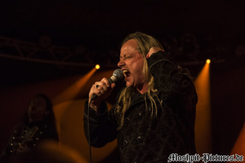 Konzertfotos von Almanac auf der Tour of the Dragonhead 2018