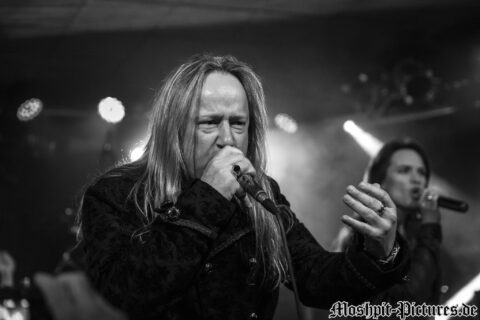Konzertfotos von Almanac auf der Tour of the Dragonhead 2018