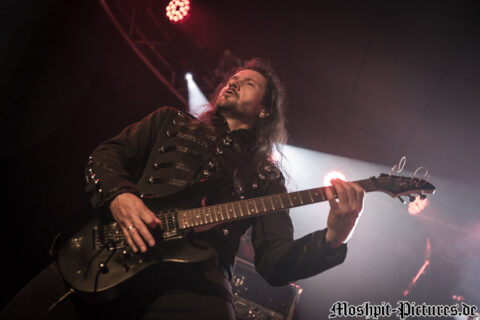 Konzertfotos von Almanac auf der Tour of the Dragonhead 2018