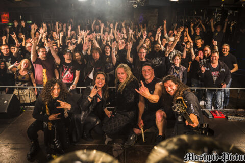 Konzertfotos von Almanac auf der Tour of the Dragonhead 2018
