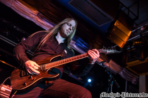 70K2017_Axxis_Show1_03