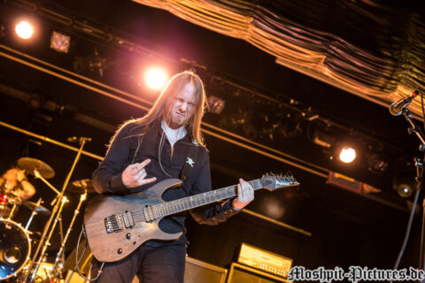 70K2017_Axxis_Show1_08