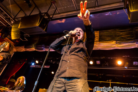 70K2017_Axxis_Show1_09