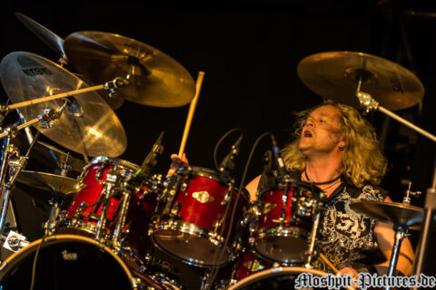 70K2017_Axxis_Show1_14